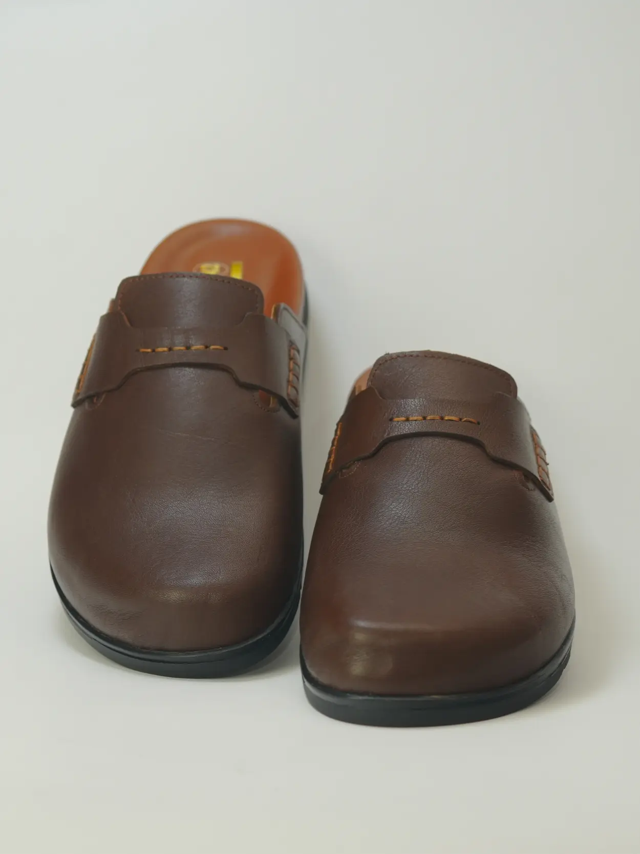 mule mocassin en cuir marron fonce premium mule mocassin en cuir marron fonce premium