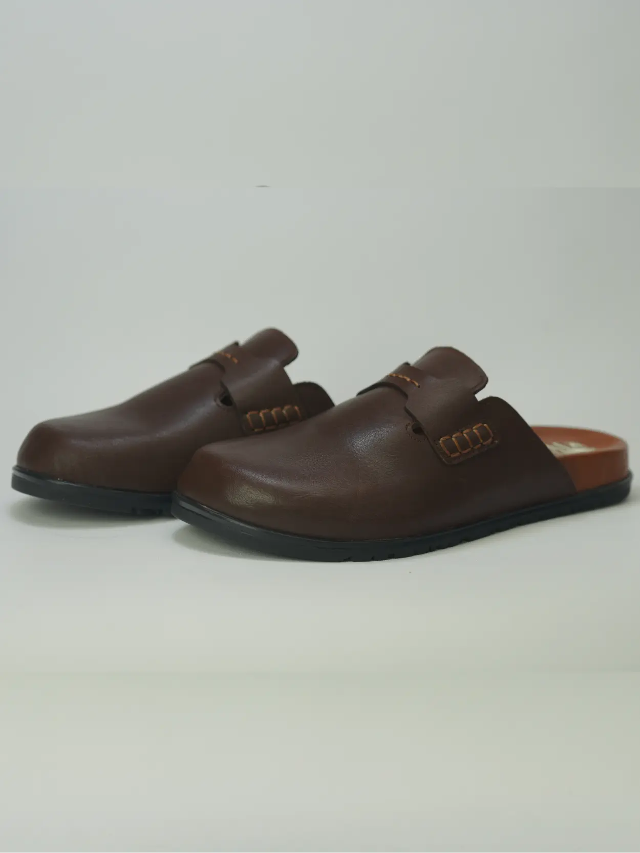 mule mocassin en cuir marron fonce premium mule mocassin en cuir marron fonce premium